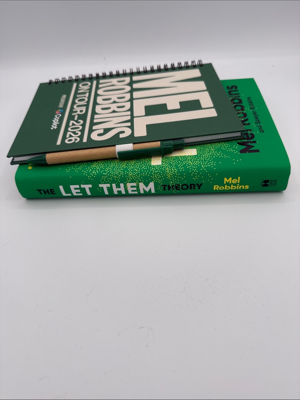 Autographed Mel Robbins Let Them book and notepad from 2026 tour - Picture 4 of 4